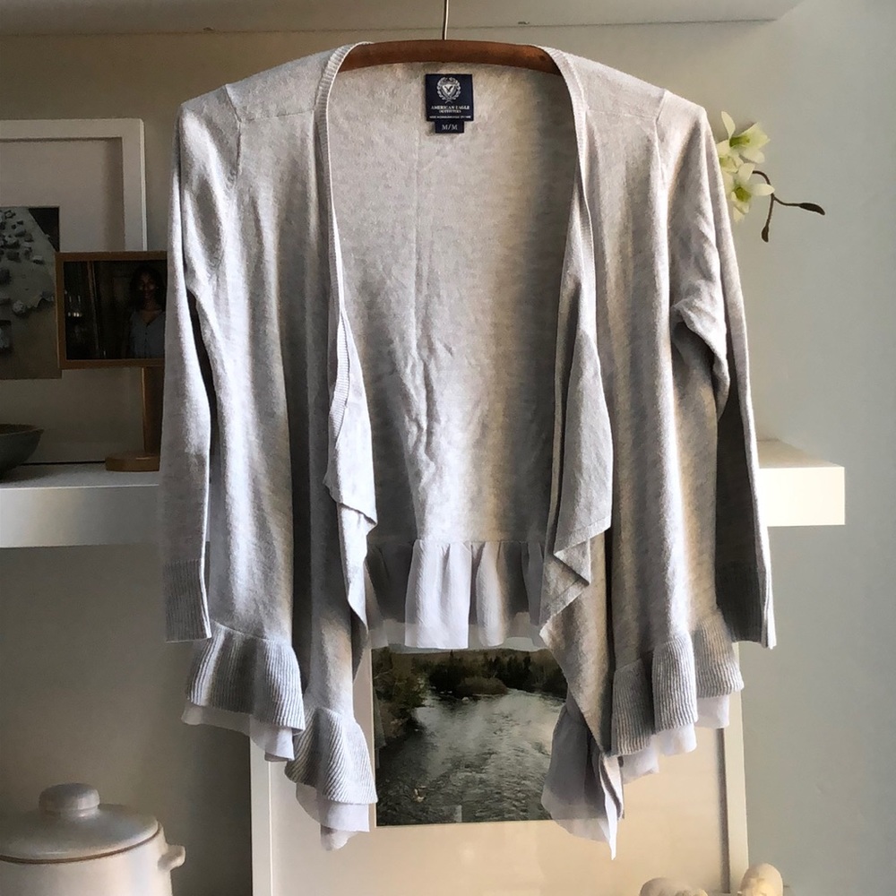 American Eagle Gray Cropped Ruffle Cardigan Size Medium